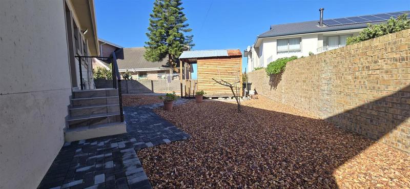 3 Bedroom Property for Sale in Outeniqua Strand Western Cape